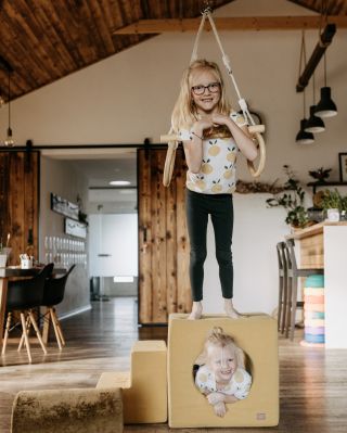Dřevo je láska 🪵🧡 ale měkoučká stavebnice, která do domova přinese spoustu skotačení, stavebního plánování a sebevědomí, k...